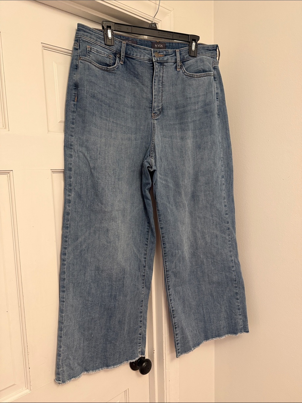 Like new NYDJ wide leg jeans